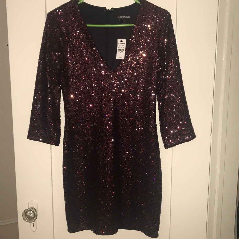 Red sequined Vneck dress. Brand new!